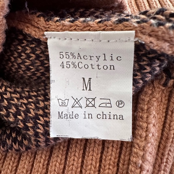 MOCK NECK COLD SHOULDER / ONE STRAP CABLEKNIT LEOPARD SWEATER - Picture 7 of 7